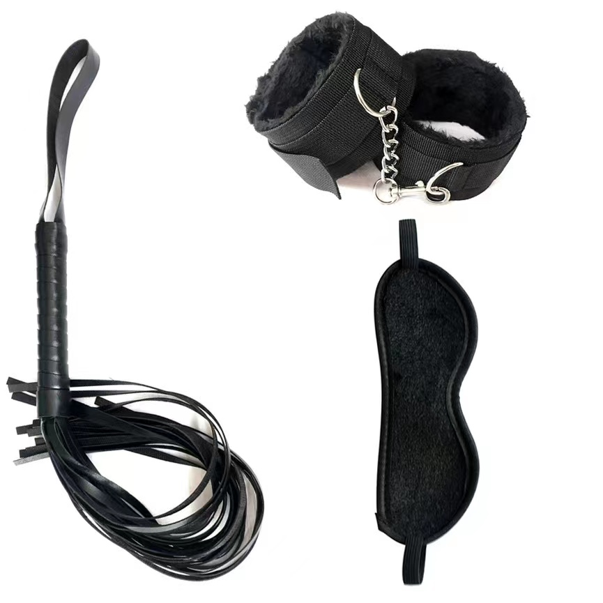 KIT BONDAGE COM 03 PEÇAS ALGEMA VENDA E CHICOTE EM COURO COM PELÚCIA